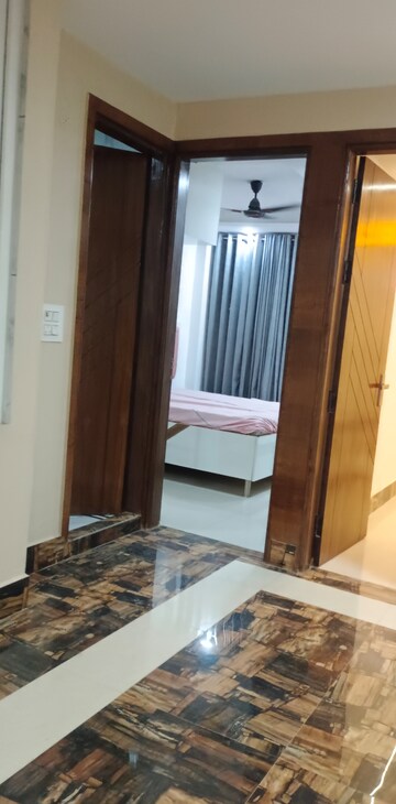 Room in 2 BHK Builder Floor at Mahavir Enclave – for Sale