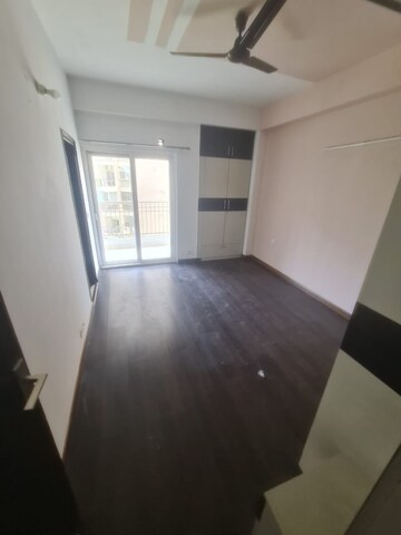 Room in 2.5 BHK Apartment at Fusion Homes, Tech Zone 4 Greater Noida – for Sale