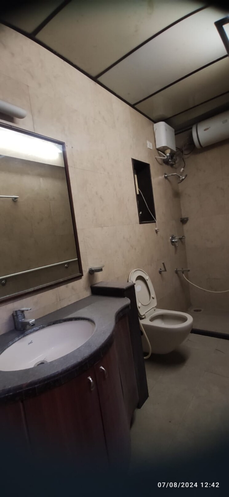 Bathroom, mehernaz-building 3 Bedroom 1800 Sq.Ft. Apartment In Cuffe Parade Mumbai 7401046