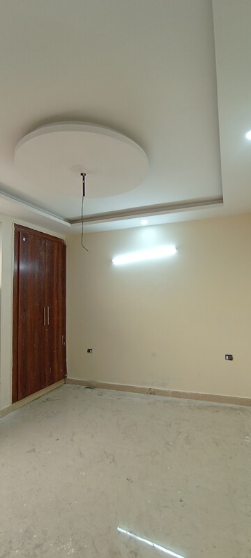 Room in 4 BHK Builder Floor at Ashoka Enclave Faridabad, Sector 34 – for Sale