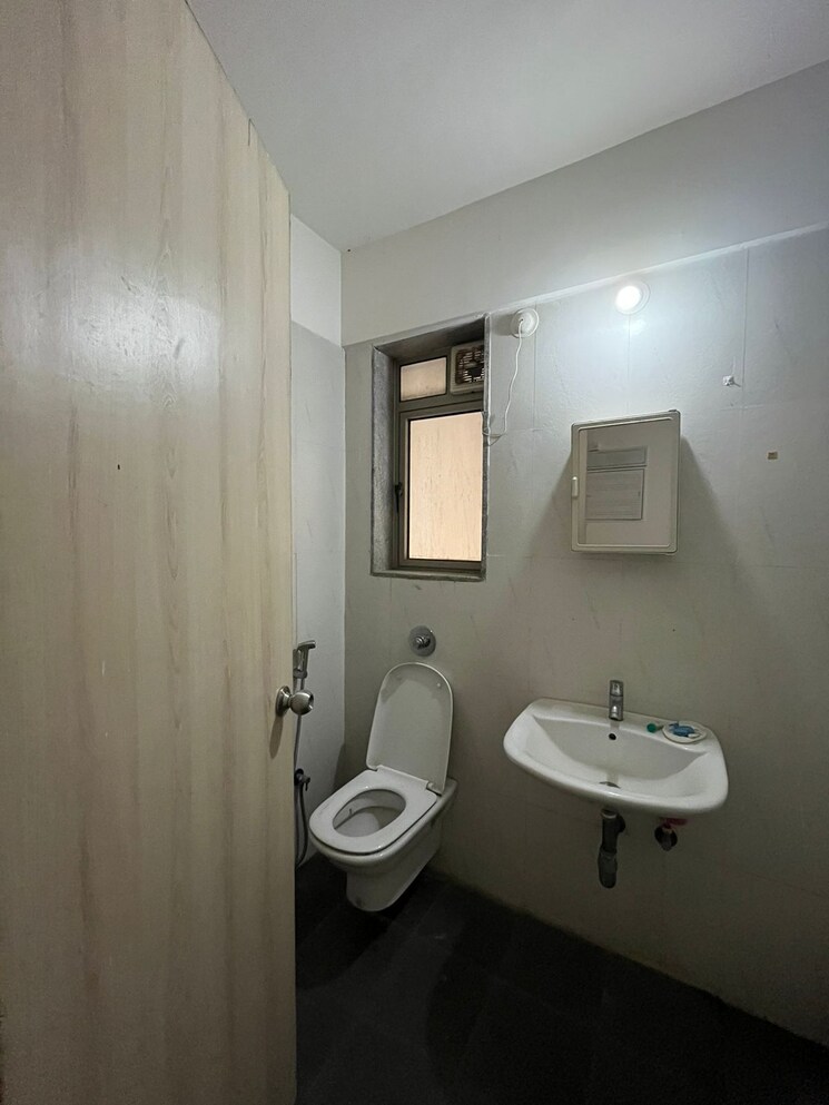 Bathroom, lodha-palava-exotica 2 Bedroom 1404 Sq.Ft. Apartment In Dombivli East Thane 7401063