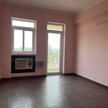 Room in 4 BHK Apartment at TDI City Kingsbury, Sector 61 – for Sale