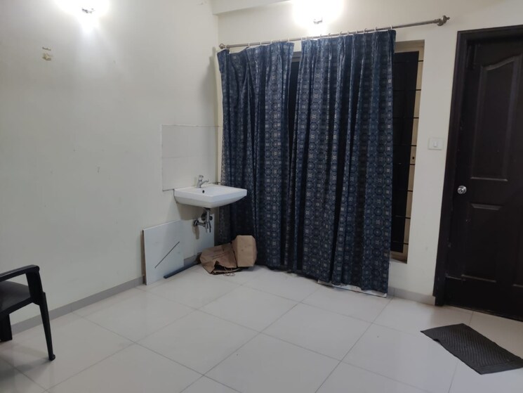 Bathroom, wild-grass 3 Bedroom 1700 Sq.Ft. Apartment In Koramangala Bangalore 7401528