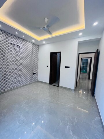 Room in 3 BHK Apartment at Ireo Uptown, Sector 66 – for Sale