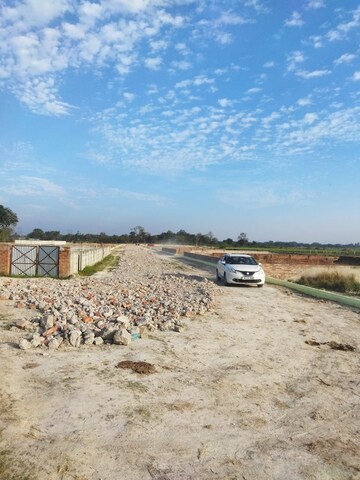  Plot For Sale in Wazirganj