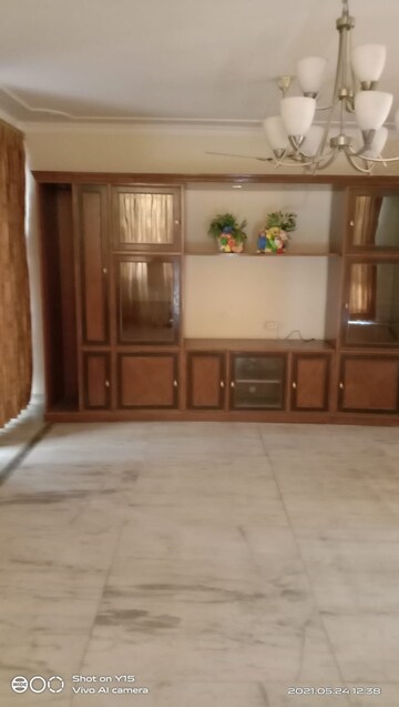 Room in 4 BHK Villa at Sainik Farm – for Sale