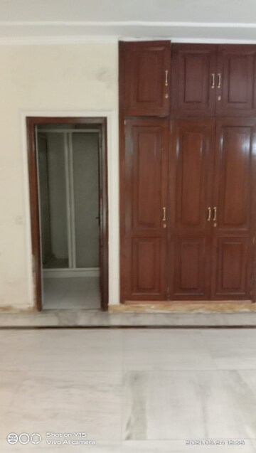Building Lobby in 4 BHK Villa at Sainik Farm – for Sale