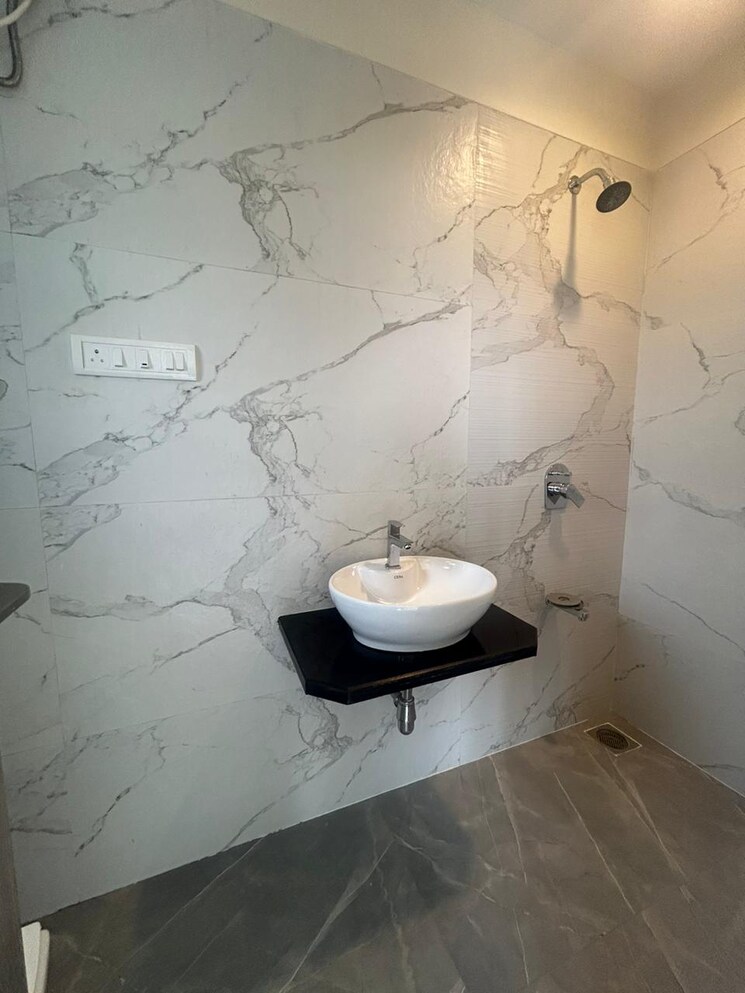 Bathroom, divine-heights-bandra-west 1 Bedroom 475 Sq.Ft. Apartment In Bandra West Mumbai 7402201