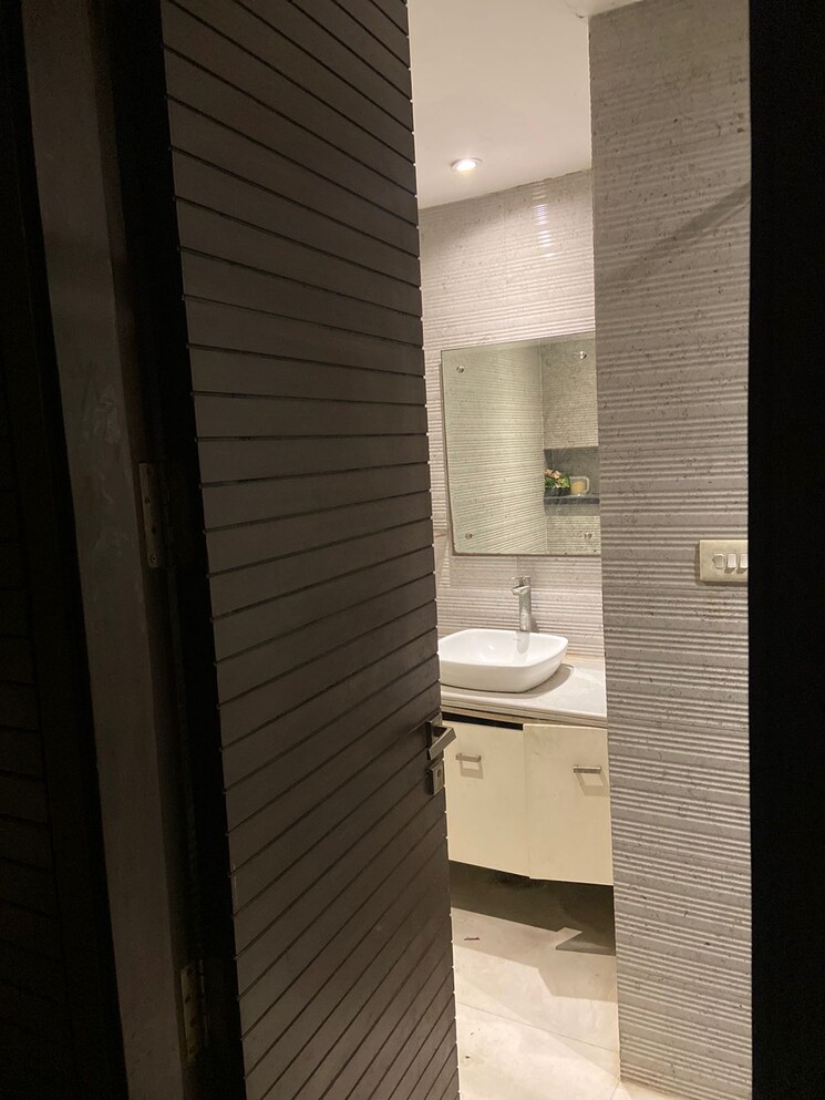 Bathroom, sector 28 5 Bedroom 2800 Sq.Ft. Builder Floor In Sector 28 Faridabad 7402272