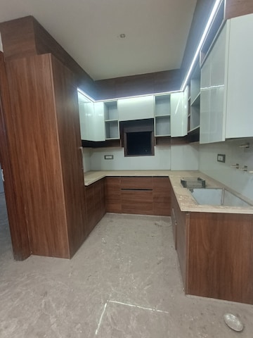 Furnished Amenities in 3 BHK Builder Floor at Uttam Nagar – for Sale