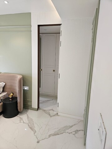 Building Lobby in 3 BHK Builder Floor at BPTP Parkland Pride Phase 2, Sector 77 – for Sale