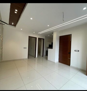 Room in 3 BHK Builder Floor at Puri Kohinoor, Sector 89 – for Sale