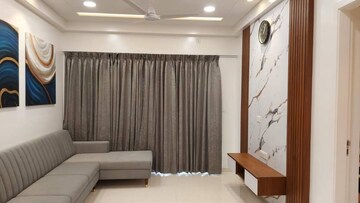 Master Bedroom in 1.5 BHK Apartment at Amanora Gold Towers, Hadapsar – for Sale