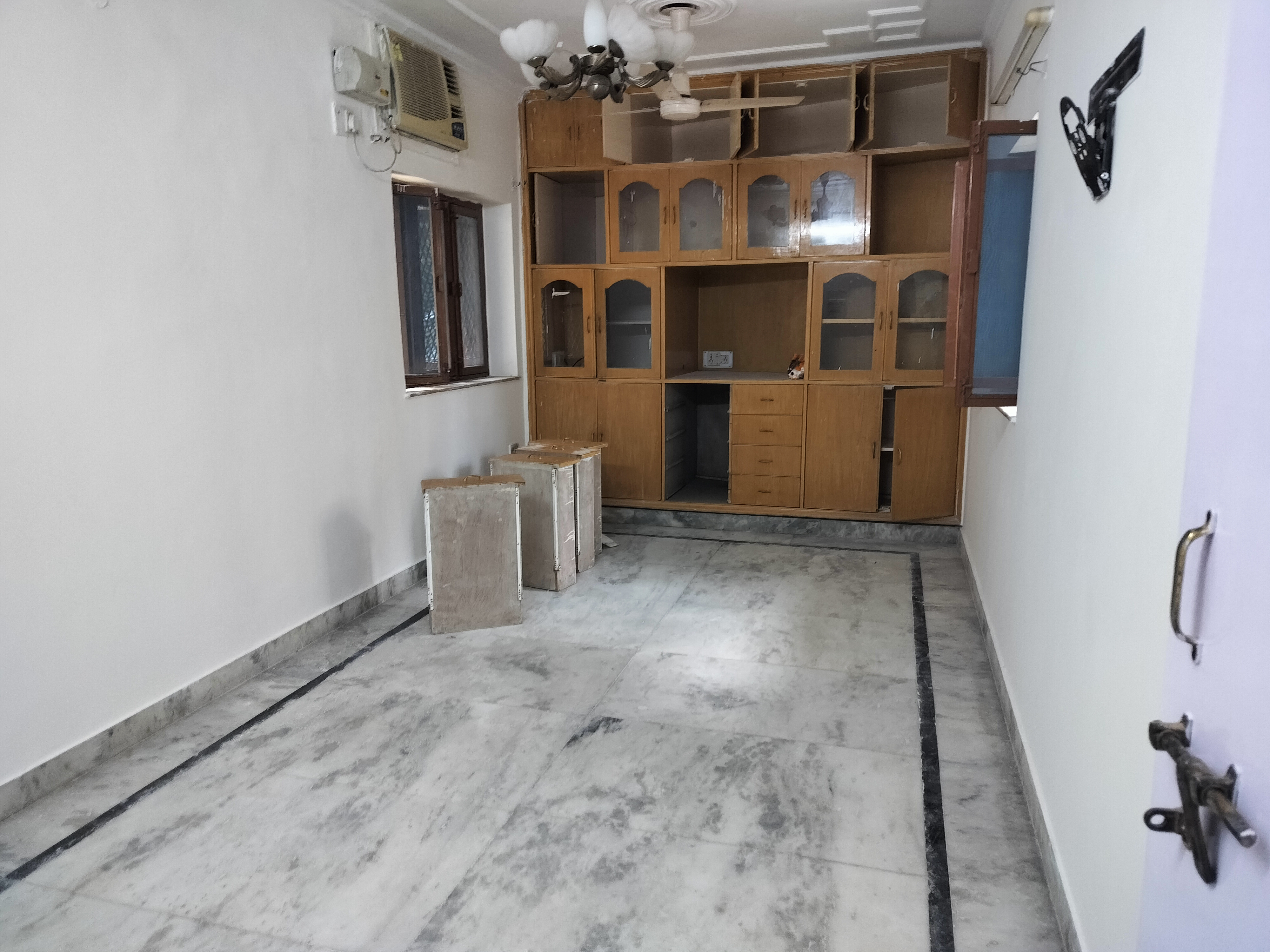 2 BHK Apartment For Rent in RWA DDA Flats Munirika Munirka Delhi  7403209