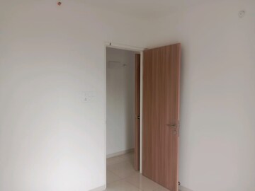 Room in 2 BHK Apartment at Runwal Eirene, Balkum Pada – for Sale