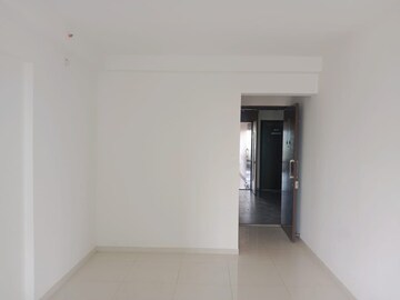 Room in 2 BHK Apartment at Runwal Eirene, Balkum Pada – for Sale