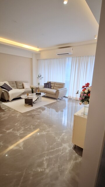 Living Room in 5 BHK Apartment at SSD 96 Tagore, Santacruz West – for Sale