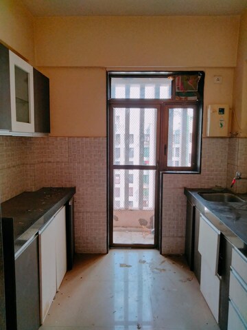 Room in 1 BHK Apartment at Evershine Avenue, Virar West – for Sale
