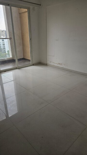 Room in 3 BHK Apartment at Mundhwa – for Sale