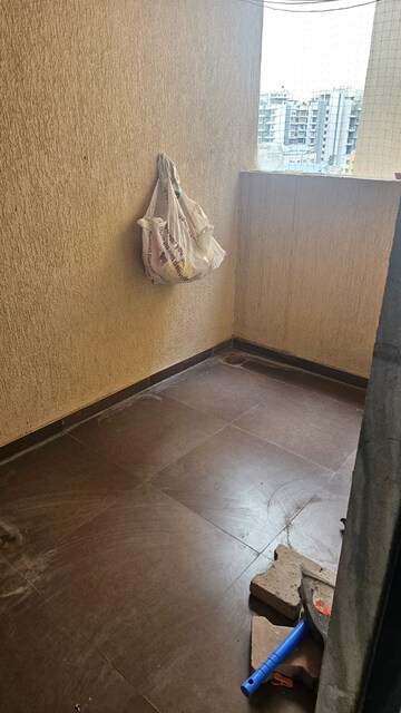 Room in 3 BHK Apartment at Mundhwa – for Sale