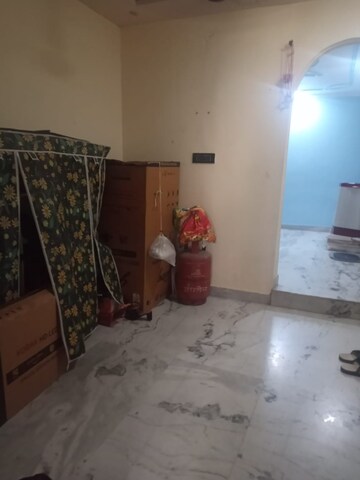 Room in 1 BHK Apartment at Paschim Vihar – for Sale