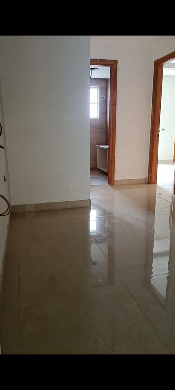 Bathroom in 4 BHK Builder Floor at BPTP Eden Estate, Sector 81 – for Sale