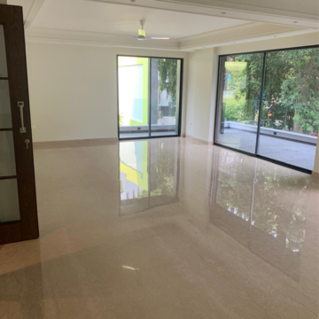Room in 4 BHK Builder Floor at Defence Colony – for Sale