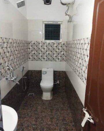 Attached Bathroom in 3 BHK Builder Floor at Rely Home, Green Fields Colony – for Sale