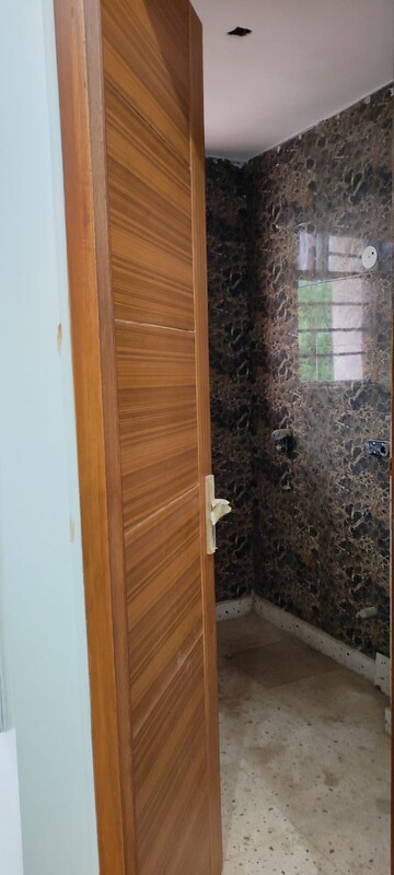 Bathroom in 3 BHK Builder Floor at BPTP District, Sector 81 – for Sale