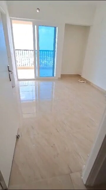 Room in 2 BHK Apartment at Gaur Yamuna City, Gaur Yamuna City – for Sale