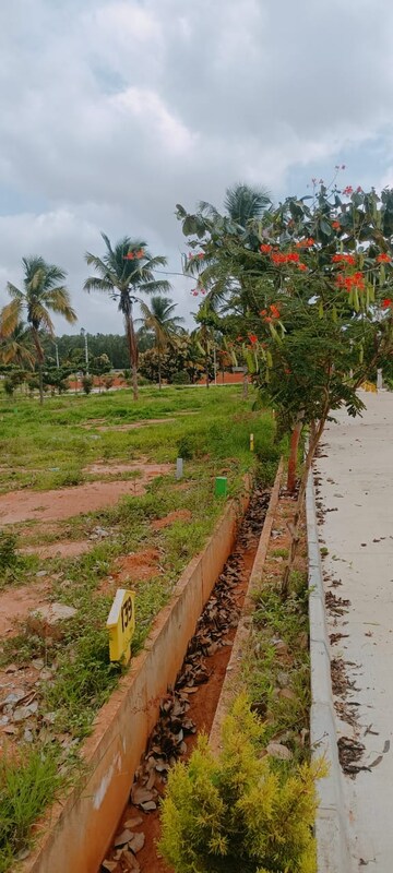  Plot – Garden View at Bagalur rd - for Sale