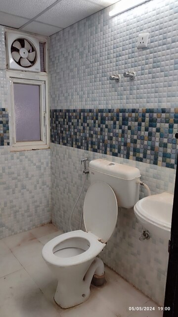 Bathroom in 1.5 BHK Apartment at Signature Global Synera, Sector 81 – for Sale