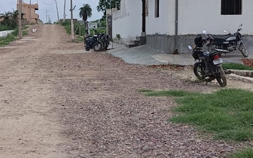 Plot For Sale in Bhopani Village