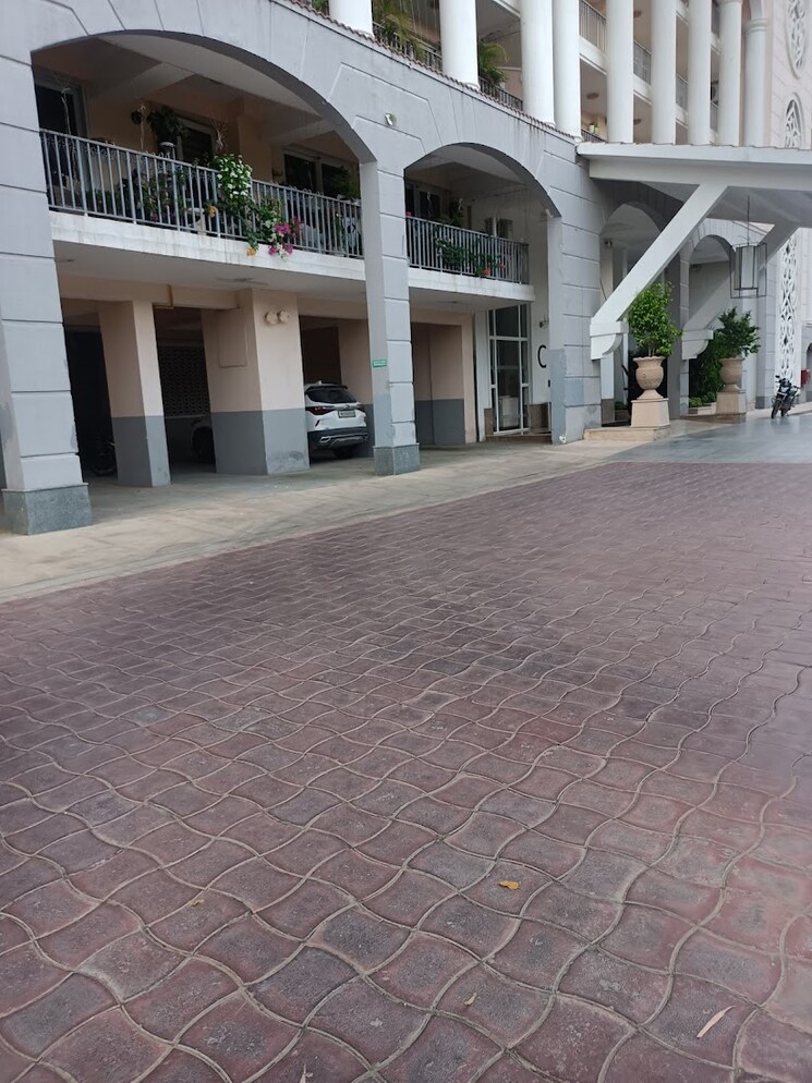  Parking, dlf-the-skycourt 3 Bedroom 1929 Sq.Ft. Apartment In Sector 86 Gurgaon 7406254