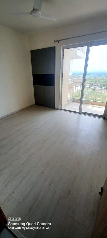 Room in 2 BHK Apartment at M3M Flora 68, Sector 68 – for Sale