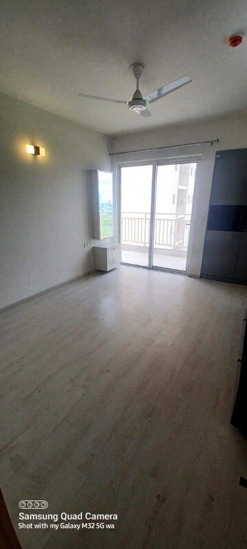 Room in 2 BHK Apartment at M3M Flora 68, Sector 68 – for Sale