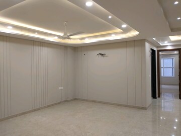 Building Lobby in 3 BHK Builder Floor at New Rajinder Nagar – for Sale
