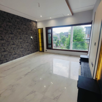 Room in 5 BHK Independent House at Sunny Enclave – for Sale
