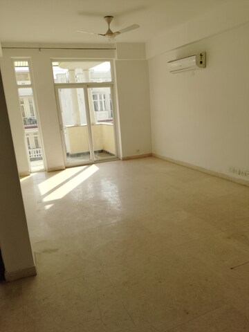 Room in 5 BHK Apartment at Tulip Ace, Sector 89 – for Sale
