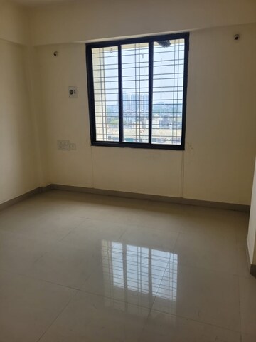 Room in 3 BHK Apartment at Ganeshpeth Colony – for Sale