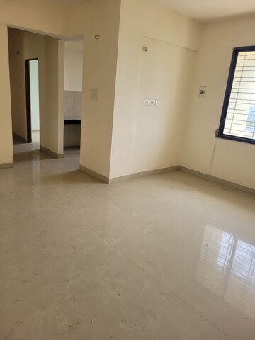 Room in 3 BHK Apartment at Ganeshpeth Colony – for Sale