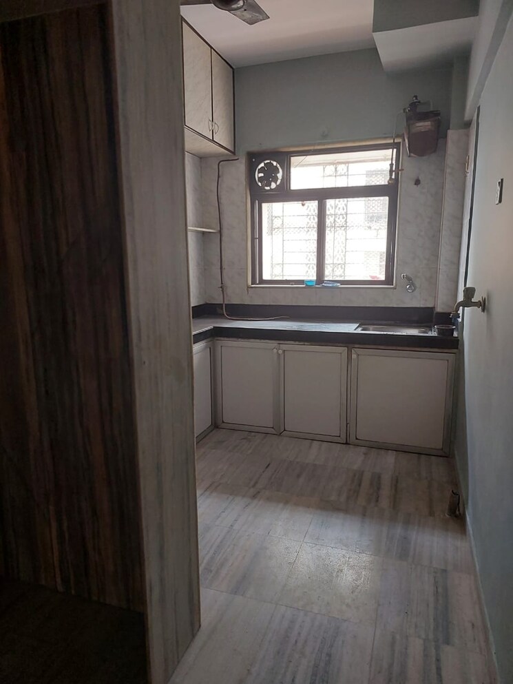 Bathroom, swapnalok-apartments-malad-east 1 Bedroom 550 Sq.Ft. Apartment In Malad East Mumbai 7407391
