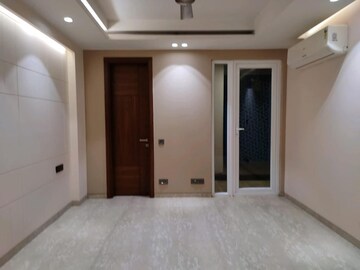 Room in 3 BHK Builder Floor at Pitampura – for Sale