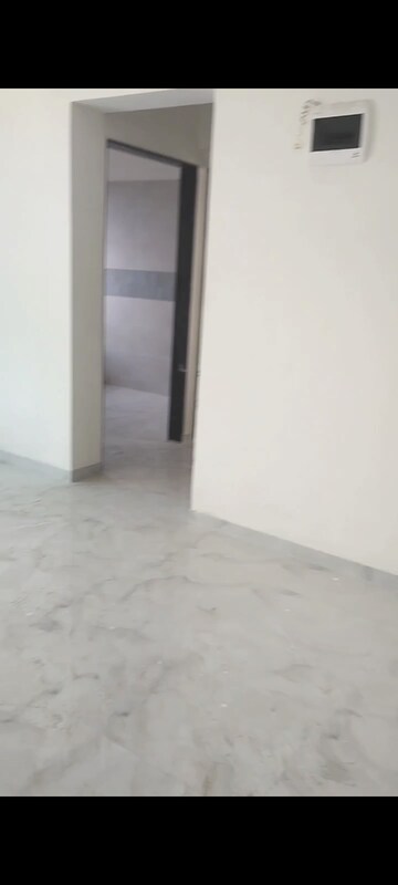 Room in 1 RK Apartment at Shree Crest, Mulund East – for Sale