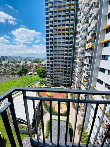 2 BHK Apartment For Sale in Amanora Gold Towers, Hadapsar