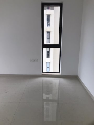 Room in 2.5 BHK Apartment at Lodha Palava City Lakeshore Greens, Dombivli East – for Sale