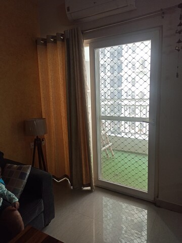 Room in 3.5 BHK Apartment at ATS Happy Trails, Sector 10 Greater Noida – for Sale
