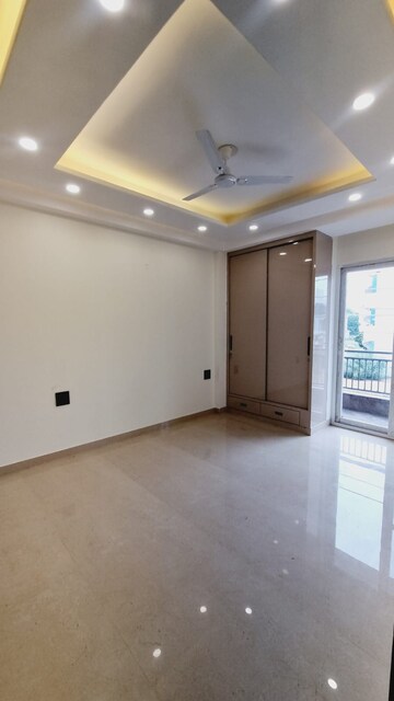 Room in 3 BHK Builder Floor at Sushant Lok 2, Sector 57 – for Sale