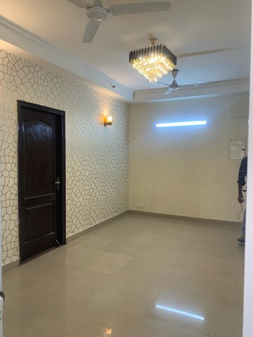 Room in 2.5 BHK Apartment at Fusion Homes, Tech Zone 4 Greater Noida – for Sale