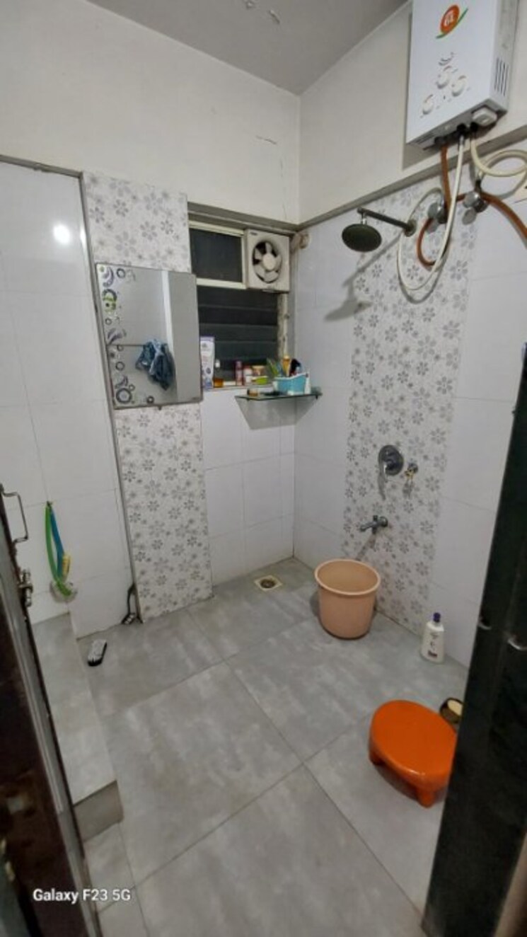 Bathroom, varanasi-society 2 Bedroom 840 Sq.Ft. Apartment In Warje Pune 7408200
